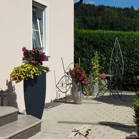 Ferienwohnung Toni Mit Balkon Und Garten Pemfling Экстерьер фото