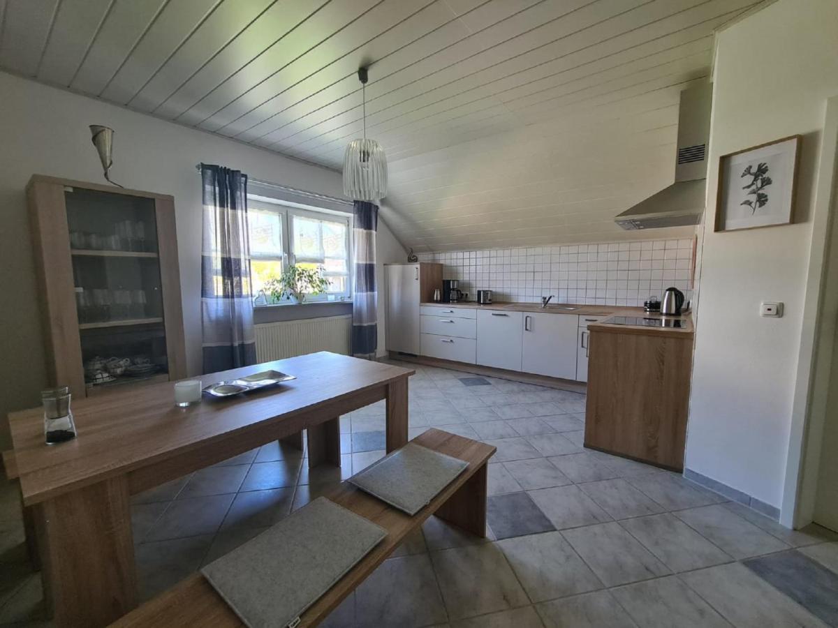 Ferienwohnung Toni Mit Balkon Und Garten Pemfling Экстерьер фото