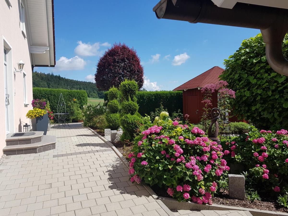 Ferienwohnung Toni Mit Balkon Und Garten Pemfling Экстерьер фото